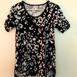 Black & White Cheetah Print LuLaRoe Morgan Top - NWT XXS